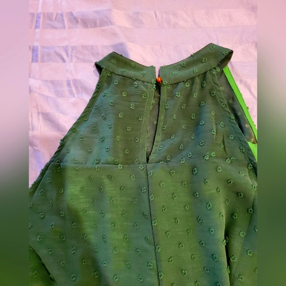 Green Top - Picture 2 of 7